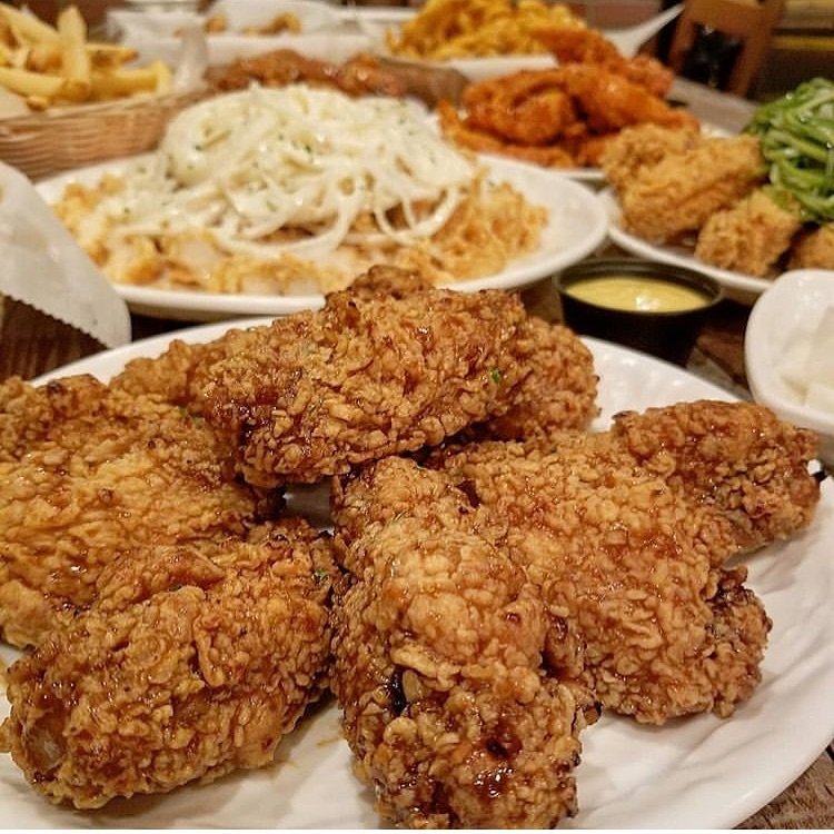 lan đùi gà trên vách đá đẹp lan đùi gà trên vách đá đẹp