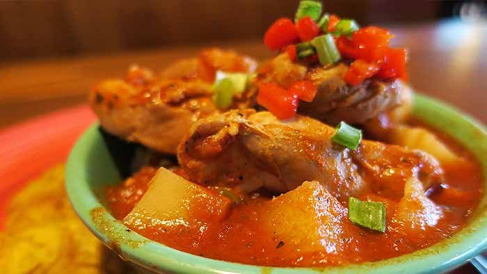 gà đá mặt đỏ sậm màu gà đá mặt đỏ sậm màu